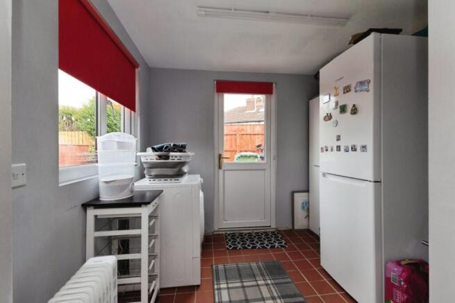2 bed Semi-Detached Bungalow for sale Image 12