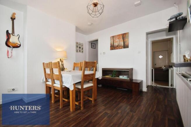 DINING ROOM.jpg