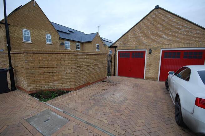 Garage & Parking
