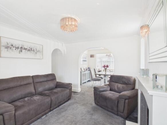 4 bed Detached for sale Image 4