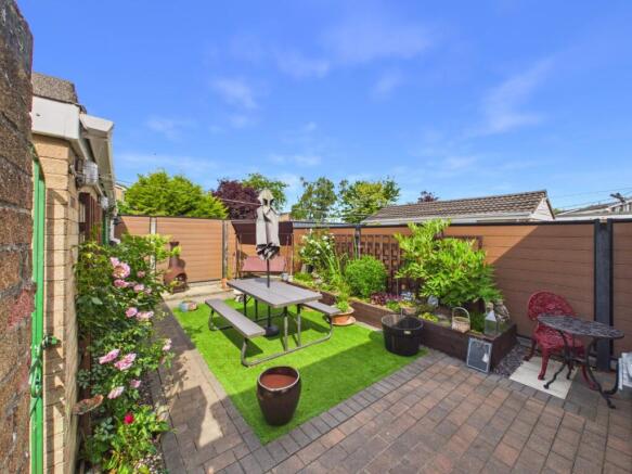 3 bed Semi-Detached for sale Image 10