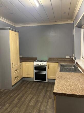 Kitchen (2).jpg