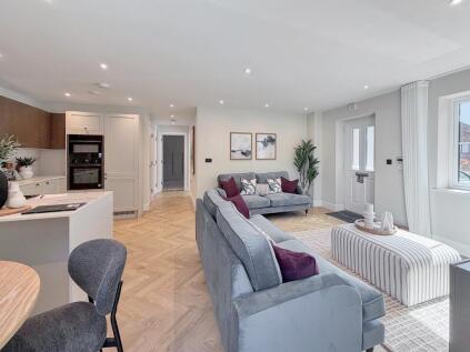 81 Farleigh Road, Warlingham, Surrey, CR6 9EJ