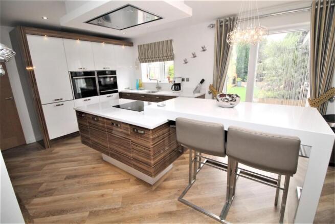 OPEN PLAN KITCHEN/DINER