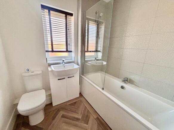 2 bed House to rent Image 7