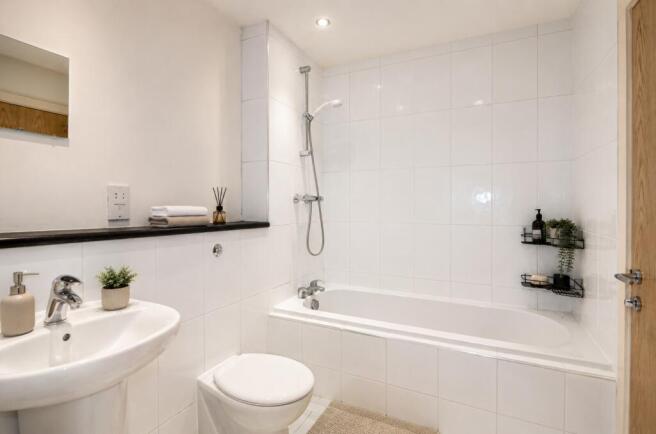 2 bed Apartment to rent Image 6