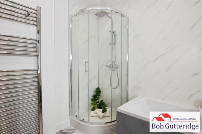 FIRST FLOOR LUXURY FOUR PIECE BATHROOM
