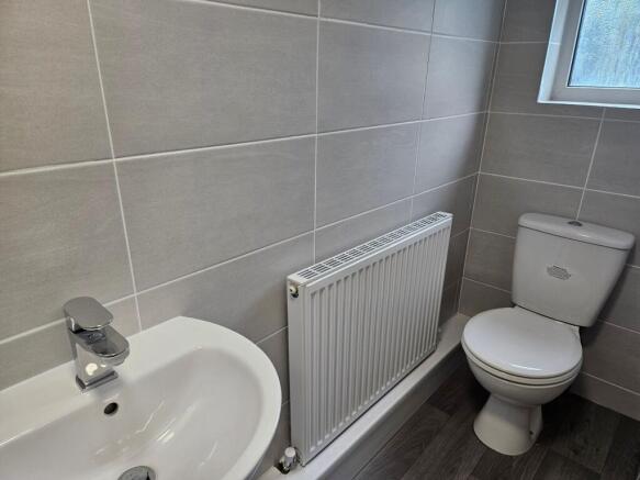2 bed Terraced to rent Image 10