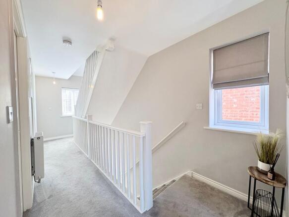 3 bed Semi-Detached for sale Image 12
