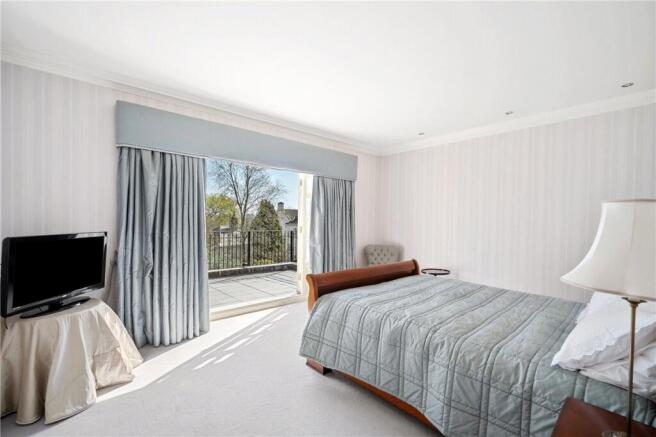 6 bed Detached for sale Image 10