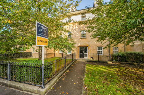 Eastbury Way, Redhouse, Swindon, SN25