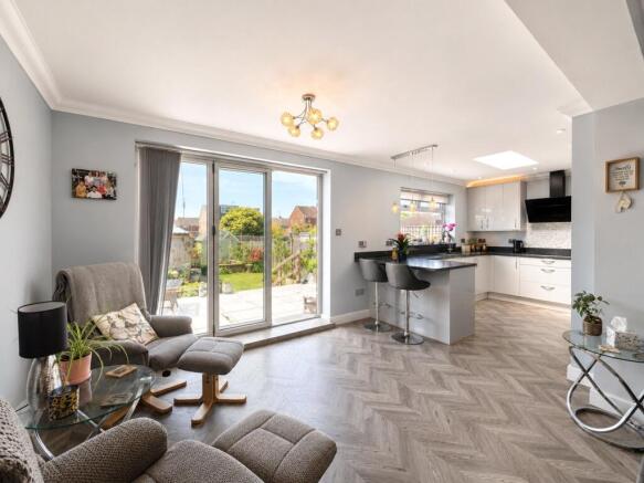 Beechwood Avenue, Milton Regis, Sittingbourne, Kent, ME10 photo 3