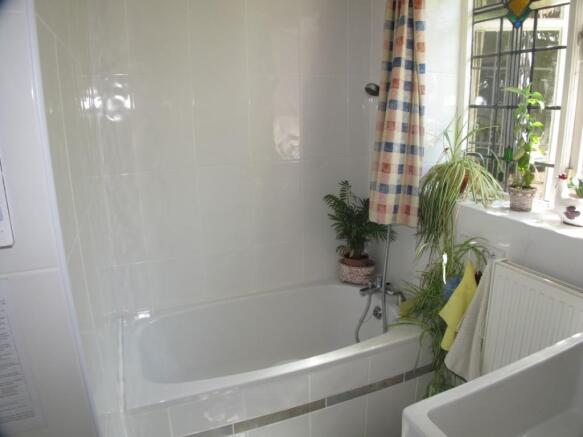 Ground Floor B/wc