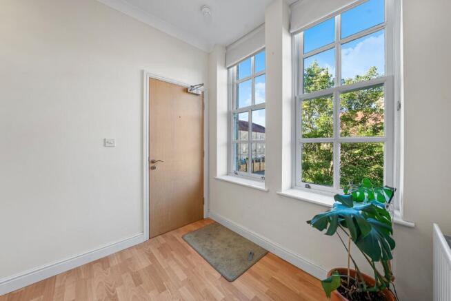 2 bed Flat for sale Image 12