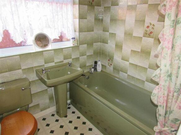 Family Bathroom 