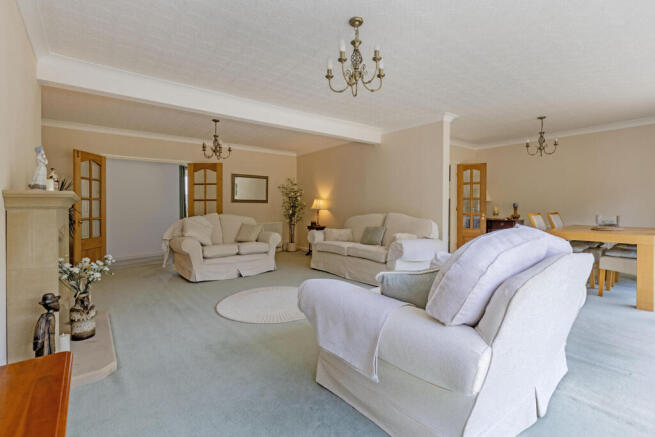 5 bed Detached Bungalow for sale Image 9
