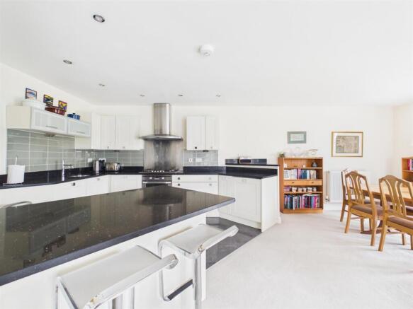 Lounge/Dining/Kitchen