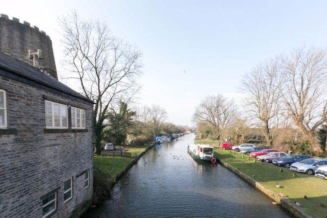 Parbold village