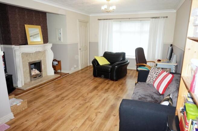 Lounge/Dining Room