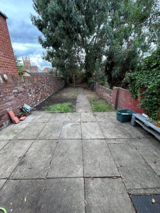 2 bed Terraced to rent Image 8