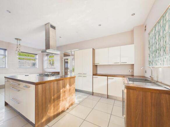 3 bed Detached Bungalow for sale Image 6
