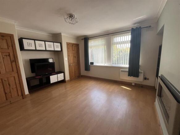 3 bed Semi-Detached for sale Image 8