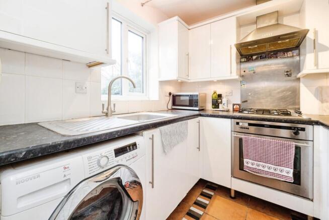 Hickman Close, Beckton, London, E16 photo 4