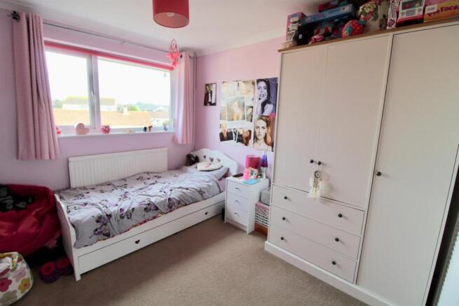 Bed 2.jpg