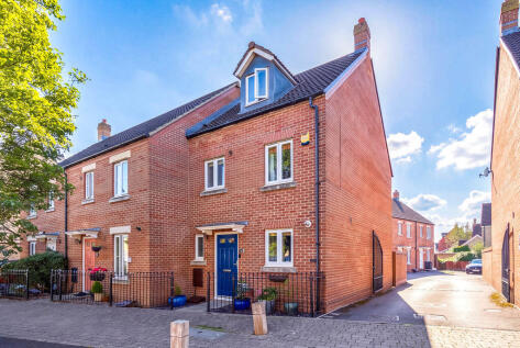 Carousel Lane, Weston Village - DOUBLE GARAGE
