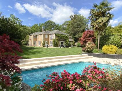 Albury Road, Burwood Park, KT12