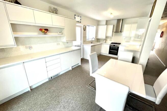 Kitchen/dining area