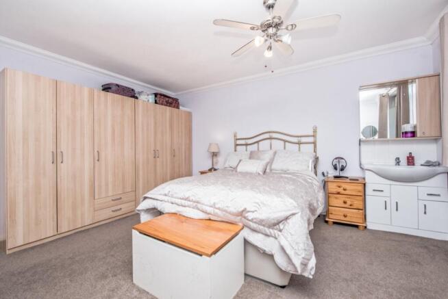 2 bed Bungalow for sale Image 8