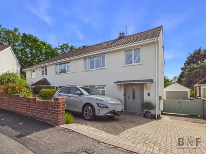 Charnhill Crescent, Mangotsfield