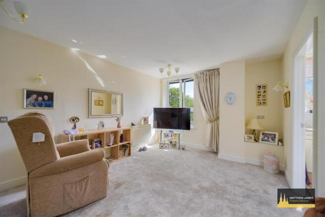Lounge Dining Room