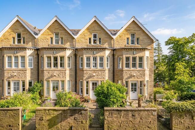 4 bed Terraced for sale in harrogate