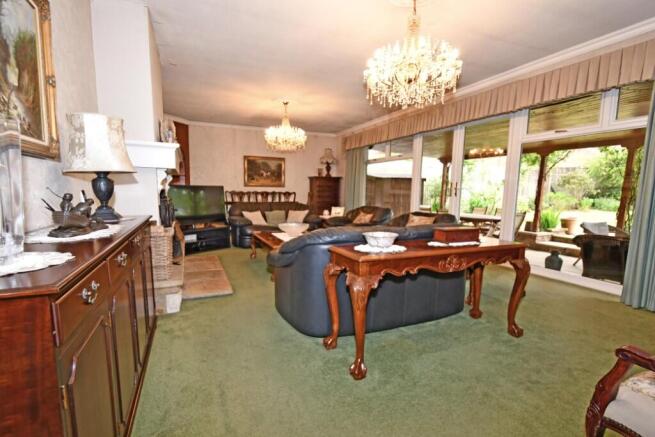 Sitting/Dining Room