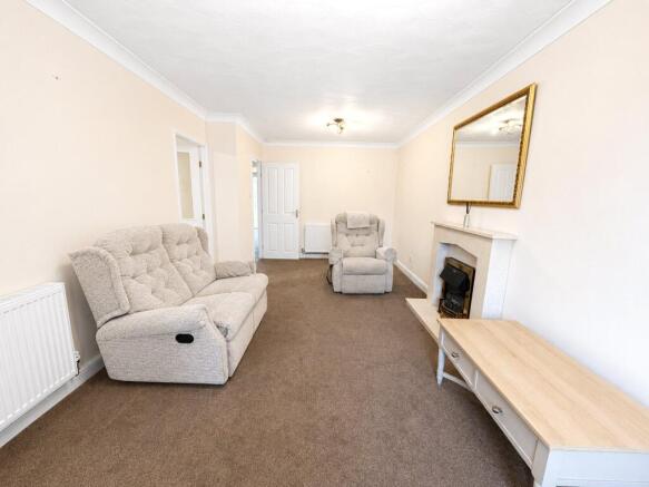 3 bed Semi-Detached for sale Image 6