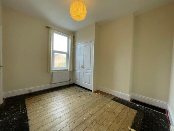 40 north bedroom 2.jpg