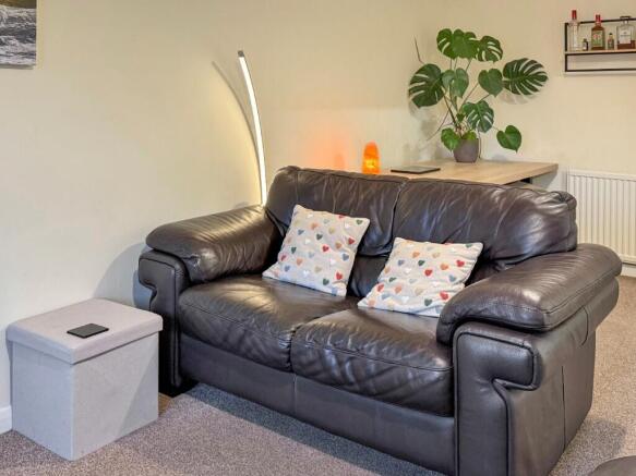 2 bed Semi-Detached Bungalow for sale Image 8