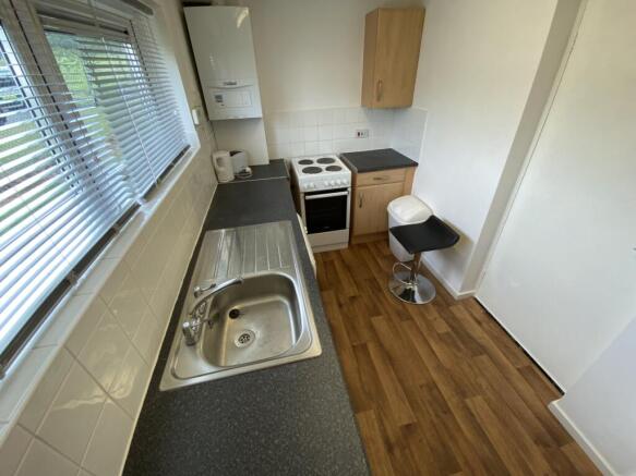 1 bed Ground Flat to rent Image 4