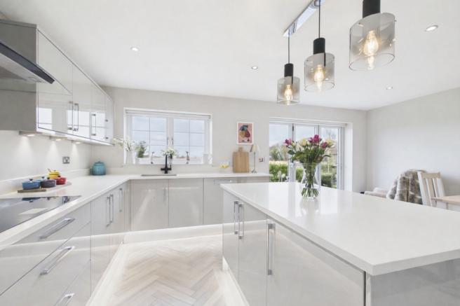 Bright and modern kitchen design_1770982278377.png