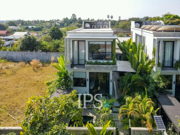 3 Bedroom Villa For Sale - Sala Kamreuk, Siem Reap