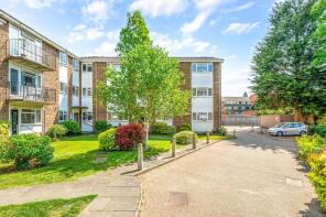 Flat 40, 16 Redwood Court, Lovelace Gardens, Surbiton KT6 6SN