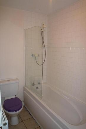 Bathroom (Main)