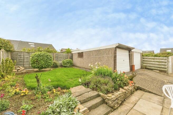 2 bed Semi-Detached Bungalow for sale Image 12