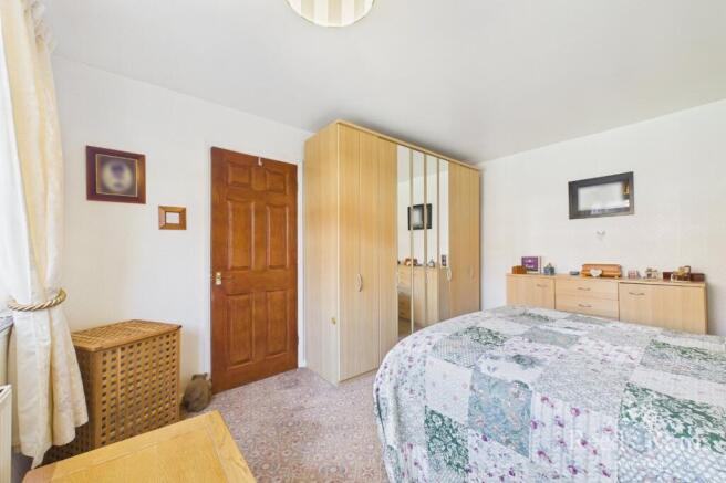 3 bed Semi-Detached for sale Image 8