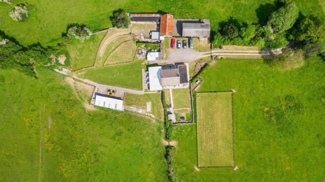 Cae'r Ysgol Farm, Tonyrefail, Porth photo 4