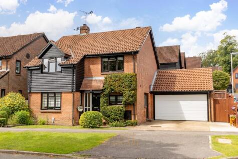 Stuart Way, East Grinstead, RH19