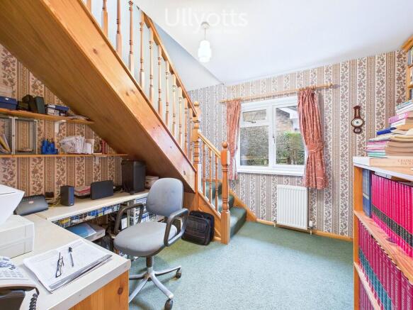 4 bed Detached for sale Image 8