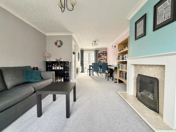 3 bed Semi-Detached for sale Image 4